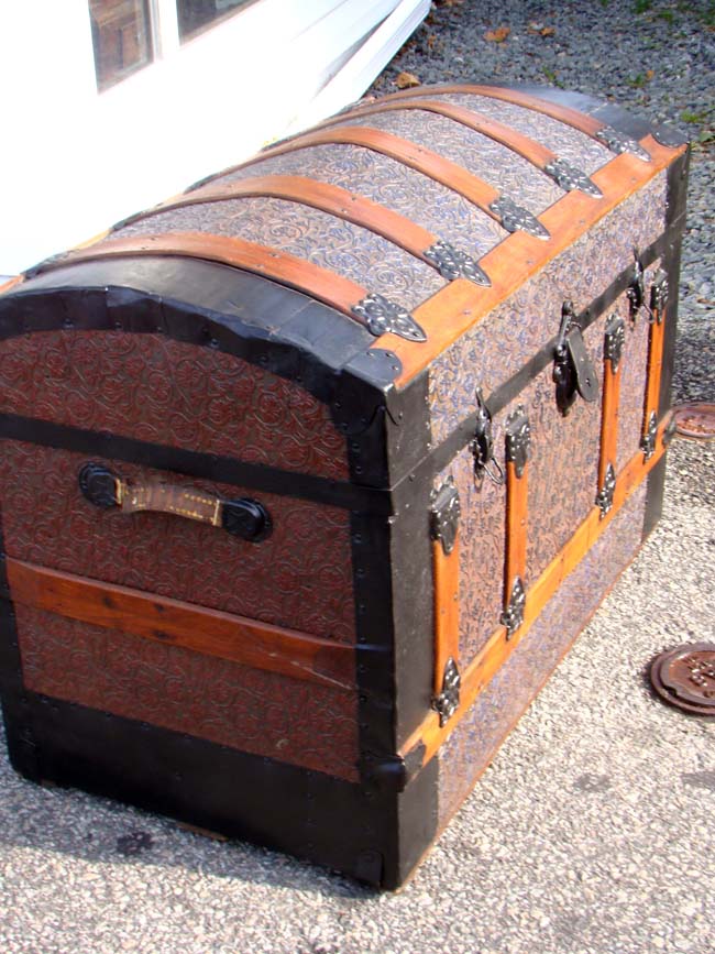 A fine late 19th century American Steamer Trunk by Yale & Towne, Stamford, CT., circa 1883-1890 — image 2